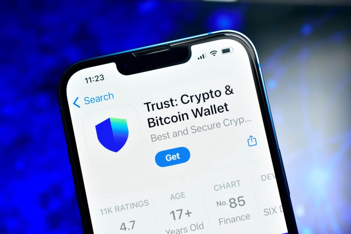 crypto wallet depositing Bitcoin to betting site